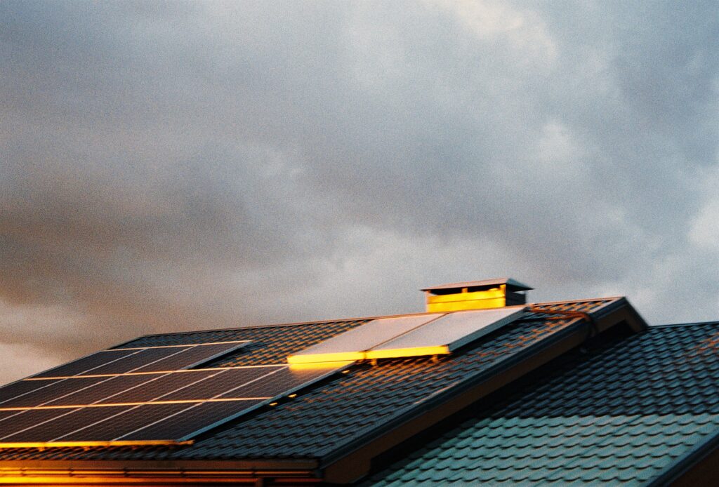 advantages of rooftop solar panels