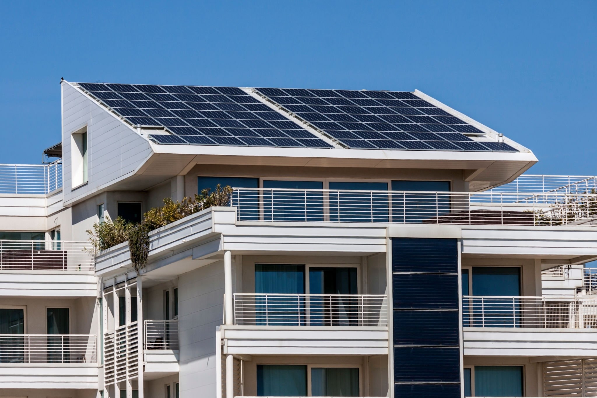 Solar Panels On Homes – Saving Money And The Earth Through Solar Energy